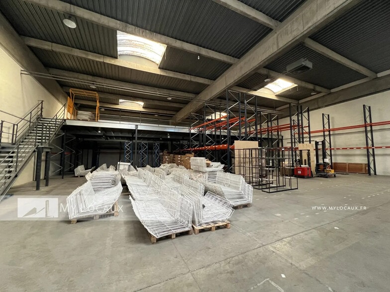 Industrial in Beauchamp for lease - Interior Photo - Image 2 of 7