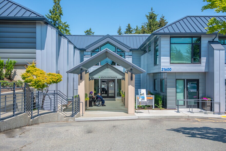 21600 Highway 99, Edmonds, WA à louer - Photo du bâtiment - Image 2 de 15