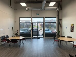 3723B 8 Av SW, Edmonton, AB à louer Photo intérieure- Image 1 de 5