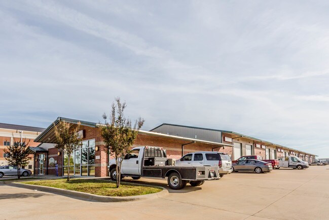 Plus de détails pour 600 S German Ln, Conway, AR - Industriel à louer