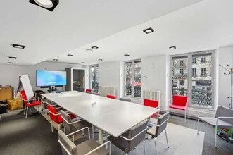 16 Place De La République, Paris à louer Photo intérieure- Image 2 de 13