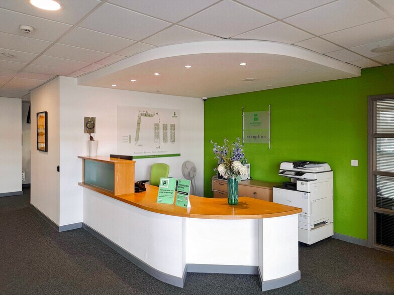 1-75 Oakfield Close, Tewkesbury for lease - Interior Photo - Image 3 of 10