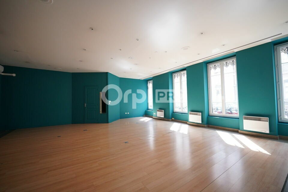 Office in Lyon for lease Interior Photo- Image 1 of 13