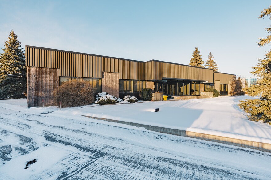 6500 Rue Etingin, Saint-Laurent, QC à vendre - Photo du bâtiment - Image 2 de 9