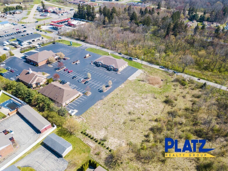 112 W Western Reserve Rd, Youngstown, OH à louer - Photo du bâtiment - Image 2 de 7