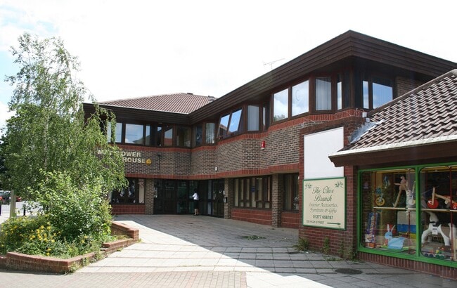 More details for 128 High Street High Street & The Walk St, Billericay - Retail for Sale