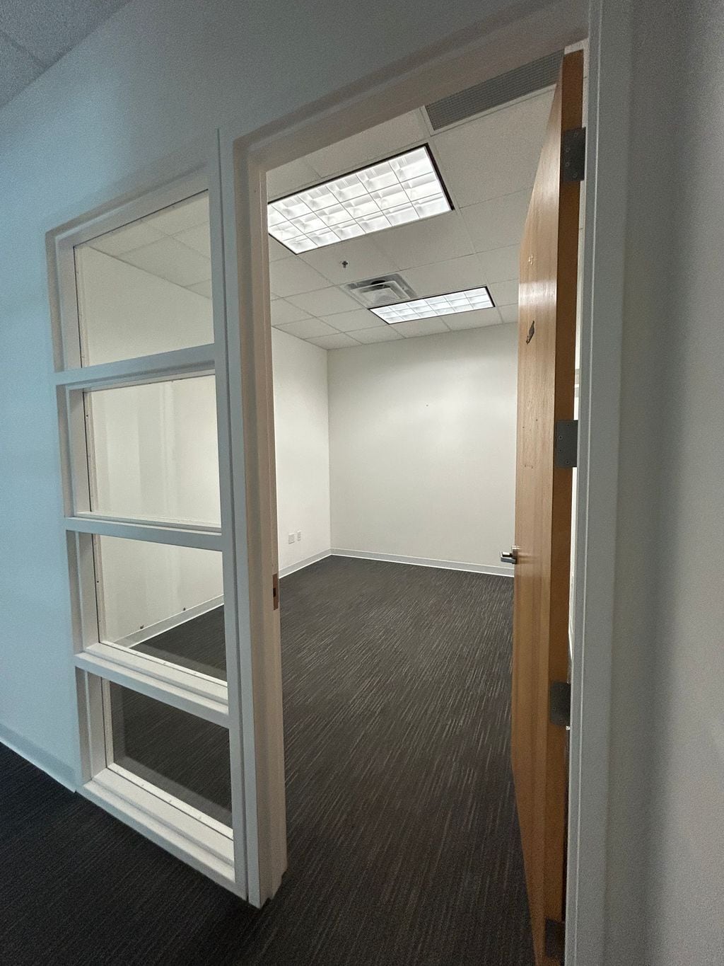 2200 N Alafaya Trl, Orlando, FL for lease Interior Photo- Image 1 of 16