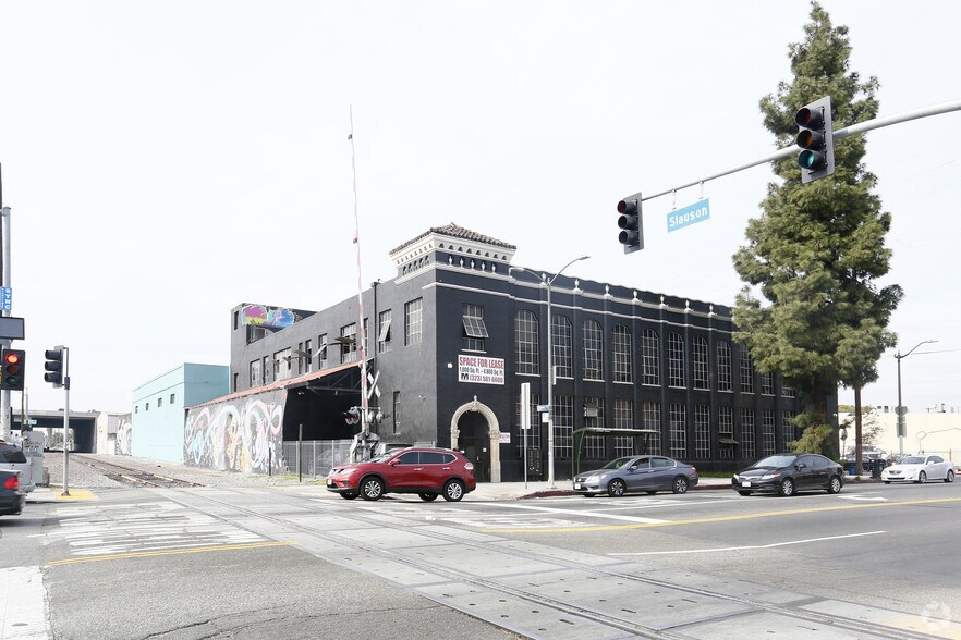 5811 Broadway, Los Angeles, CA à vendre - Photo du bâtiment - Image 2 de 15