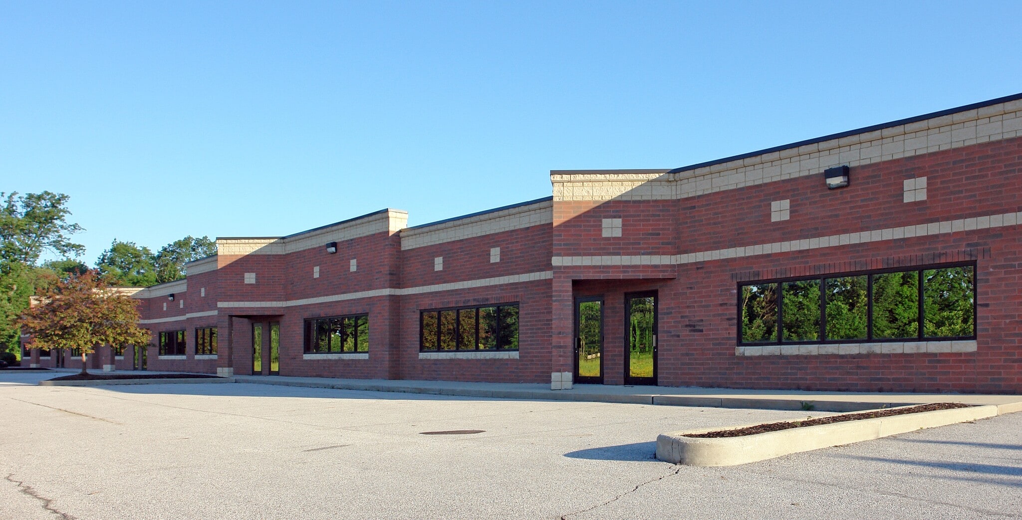 5685 Hudson Industrial Pky, Hudson, OH for lease Primary Photo- Image 1 of 4