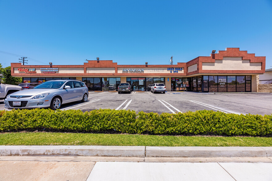 14760-14772 Bellflower Blvd, Bellflower, CA for lease - Building Photo - Image 1 of 12