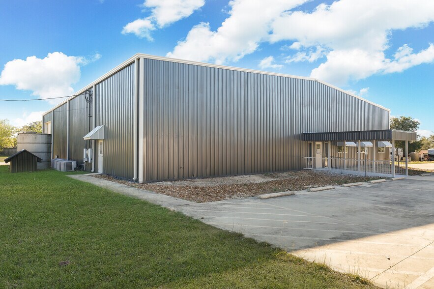 2 Hill View Ln, Boerne, TX à vendre - Photo du bâtiment - Image 3 de 27