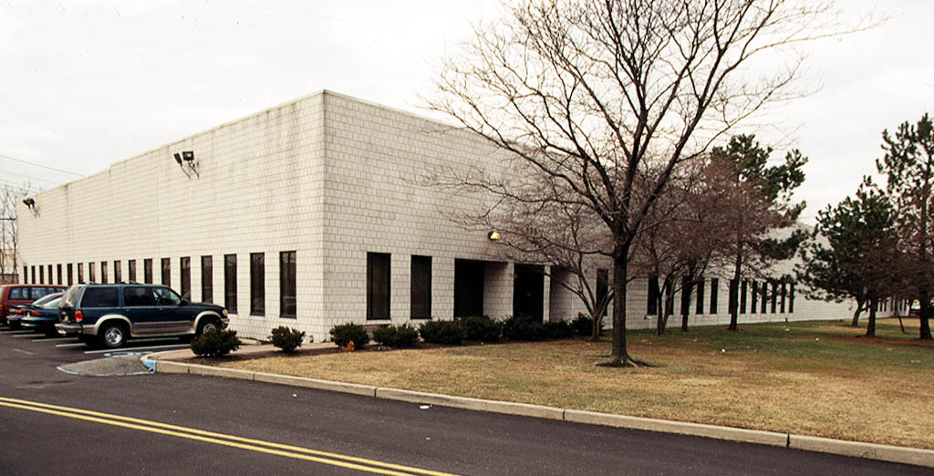 135 Seaview Dr, Secaucus, NJ à louer Photo principale- Image 1 de 2