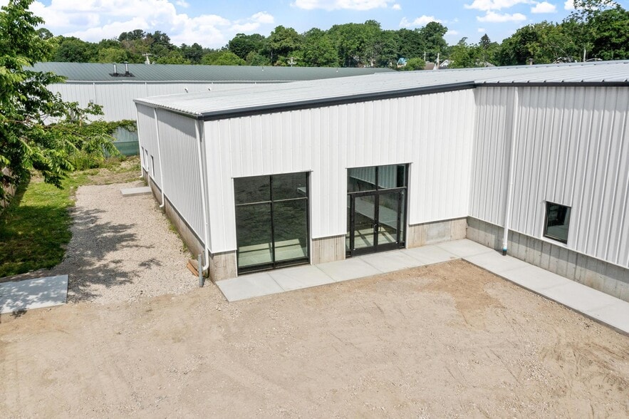 32 Greeley St, Clinton, MA for lease - Building Photo - Image 3 of 9