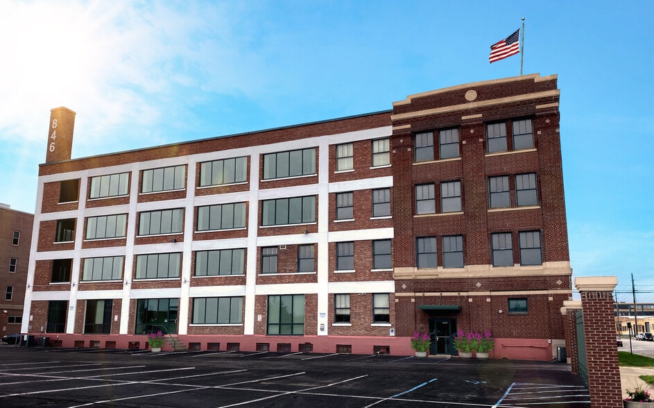 846 N Senate Ave, Indianapolis, IN for lease - Building Photo - Image 1 of 9