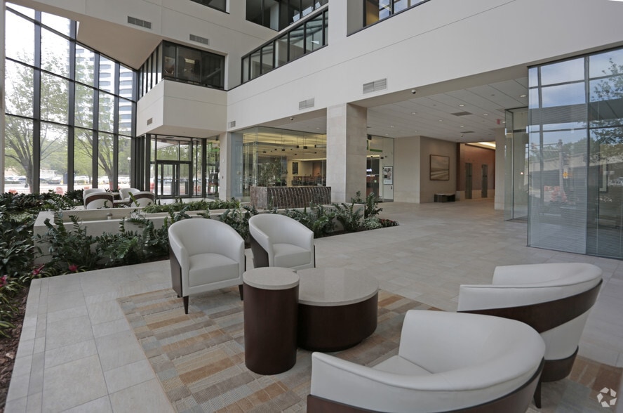 1200 Riverplace Blvd, Jacksonville, FL for lease - Lobby - Image 2 of 26