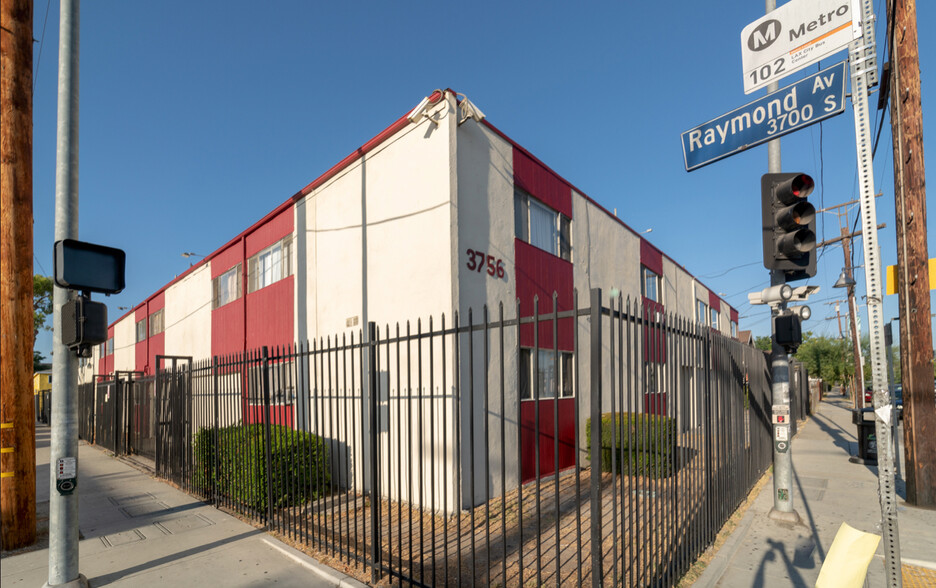 3756 Raymond Ave, Los Angeles, CA à vendre - Photo principale - Image 1 de 1