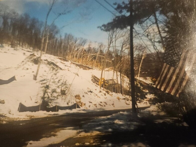 25 Chalet Dr, Gilford, NH à vendre - Photo du bâtiment - Image 2 de 2