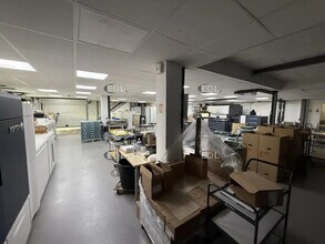 Flex in Neuilly-Plaisance for sale Interior Photo- Image 2 of 3