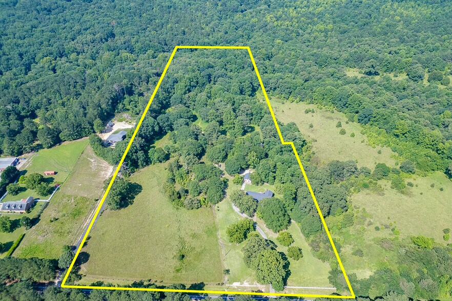 1421 Drowning Creek Rd, Dacula, GA à vendre - Photo du bâtiment - Image 1 de 4