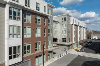 Plus de détails pour 2 Los Angeles St, Newton, MA - Commerce de détail à louer