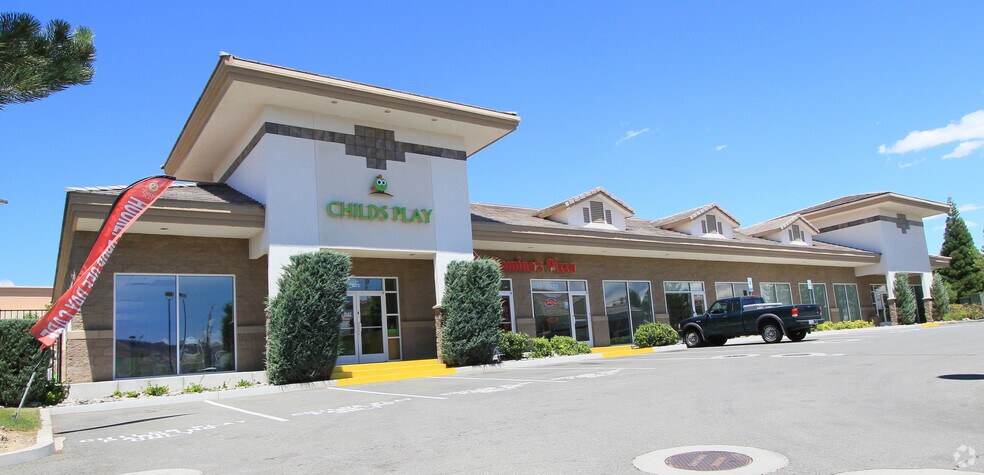 1675 Robb Dr, Reno, NV à louer - Photo du bâtiment - Image 3 de 24