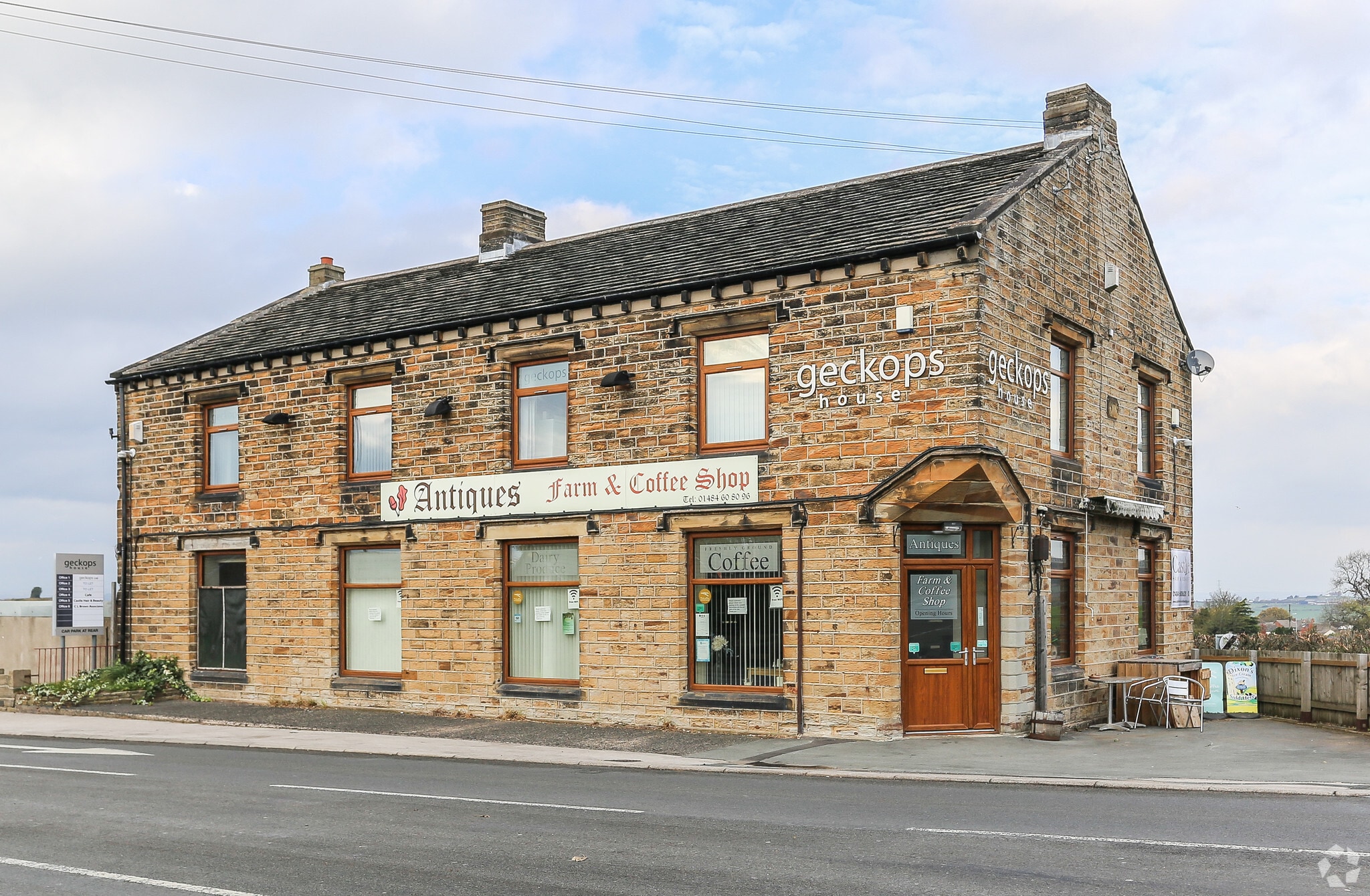 291 Wakefield Rd, Huddersfield for lease Building Photo- Image 1 of 7