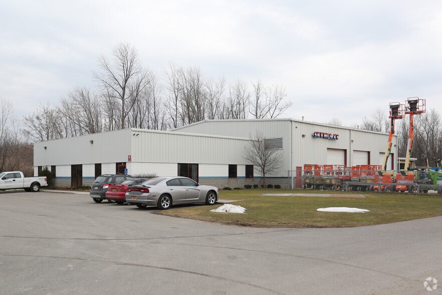 63 Pixley Industrial Pky, Rochester, NY à louer - Photo du bâtiment - Image 3 de 8