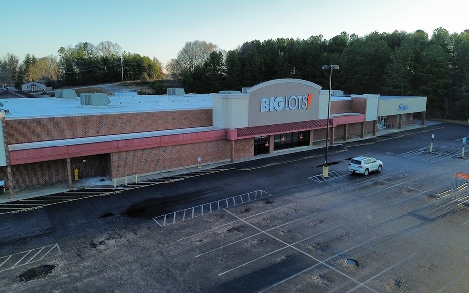 14152-14166 E Wade Hampton Blvd, Greer, SC for lease - Building Photo - Image 3 of 4