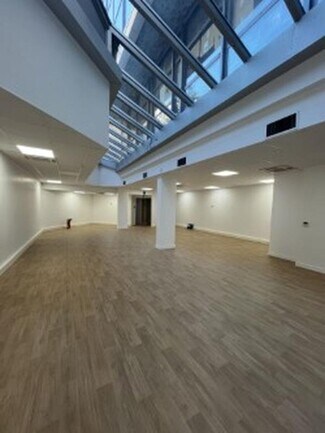 Plus de détails pour 6 Boulevard Bineau, Levallois-Perret - Bureau à louer