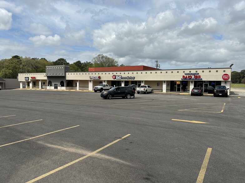 713 W Southwest Loop 323, Tyler, TX à louer - Photo du bâtiment - Image 2 de 15