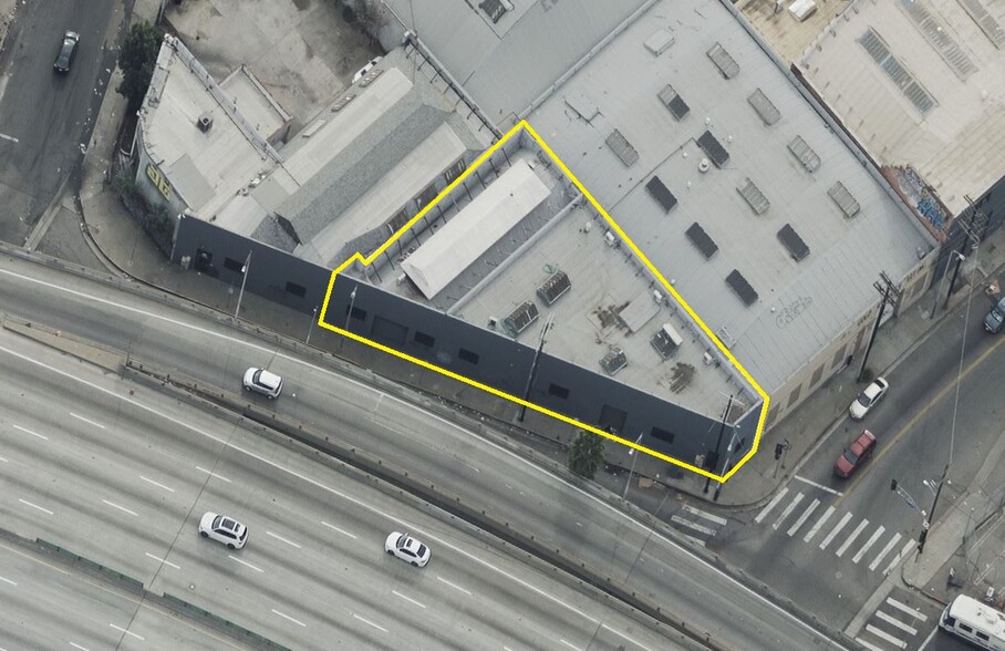 1528 E 16th St, Los Angeles, CA for lease - Building Photo - Image 1 of 15