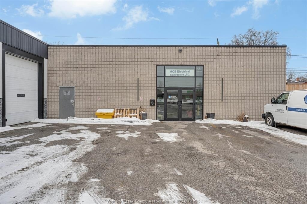 1005 Walker Rd, Windsor, ON à louer Photo du bâtiment- Image 1 de 6