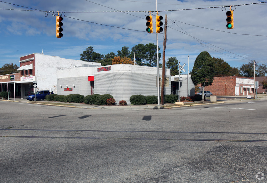 101 N Main St, Red Springs, NC à louer - Photo principale - Image 1 de 2