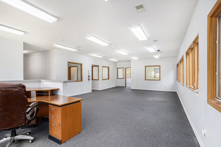 550 E Cork St, Kalamazoo, MI à vendre - Photo du bâtiment - Image 3 de 29