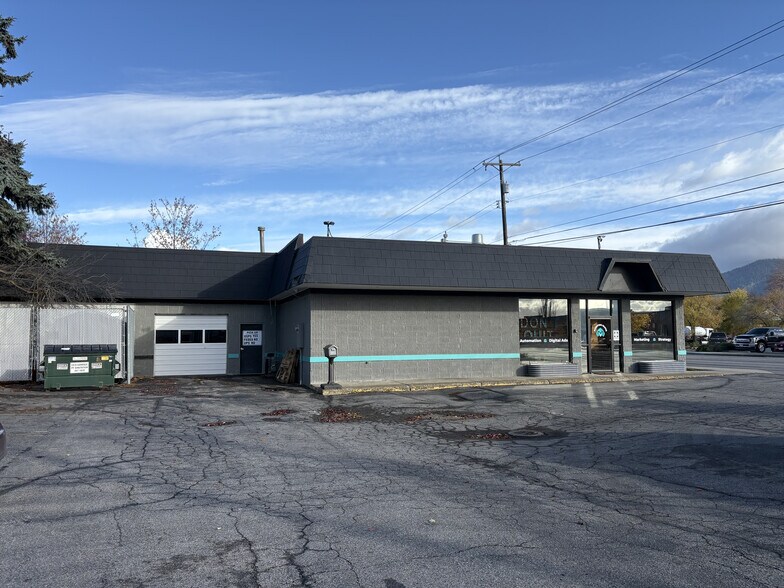 2801 N Government Way, Coeur d'Alene, ID à louer - Photo du bâtiment - Image 3 de 17