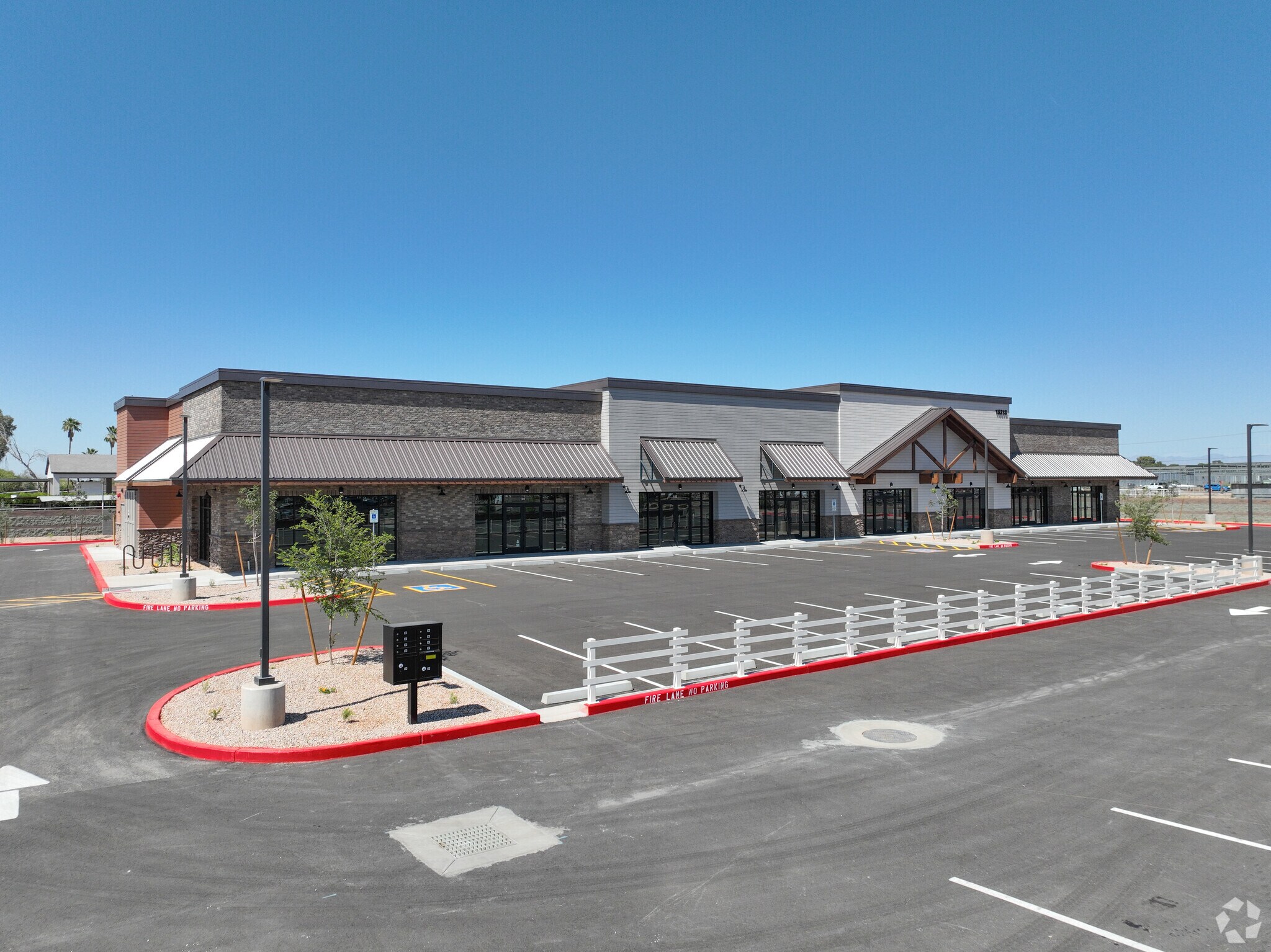 18318 E Chandler Heights Rd, Gilbert, AZ à louer Photo principale- Image 1 de 6