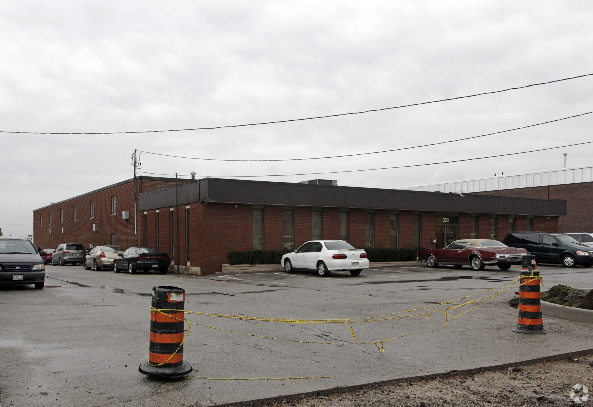 300 Signet Dr, Toronto, ON for sale Primary Photo- Image 1 of 1