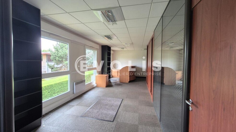 Bureau dans Magny-le-Hongre à louer - Photo intérieure - Image 2 de 5