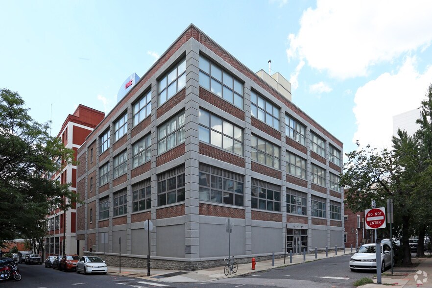 2401 Locust St, Philadelphia, PA à vendre - Photo du bâtiment - Image 2 de 6