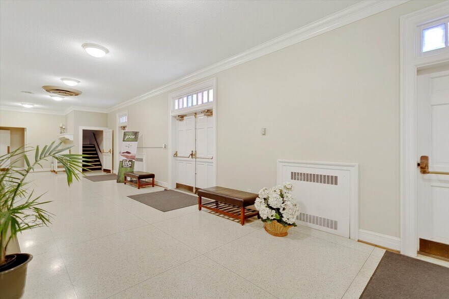 1228 Todds Ln, Hampton, VA à vendre - Photo intérieure - Image 3 de 45