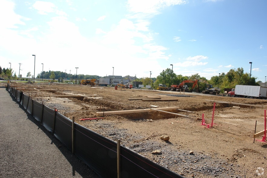 620 Mabry Hood Rd, Knoxville, TN for lease - Building Photo - Image 3 of 25