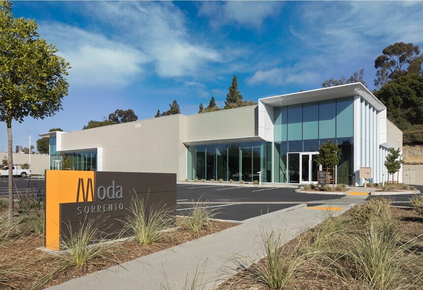 5555 Oberlin Dr, San Diego, CA à louer - Photo principale - Image 2 de 4