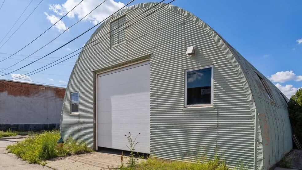 635 New York Ave, Des Moines, IA à louer - Vidéo sur l’inscription commerciale - Image 2 de 22