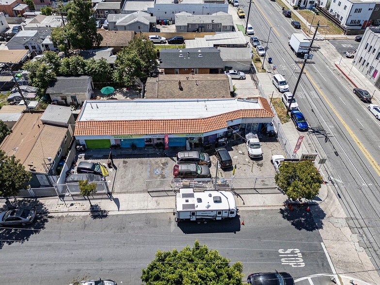 6500 S Hoover St, Los Angeles, CA for sale - Primary Photo - Image 2 of 27