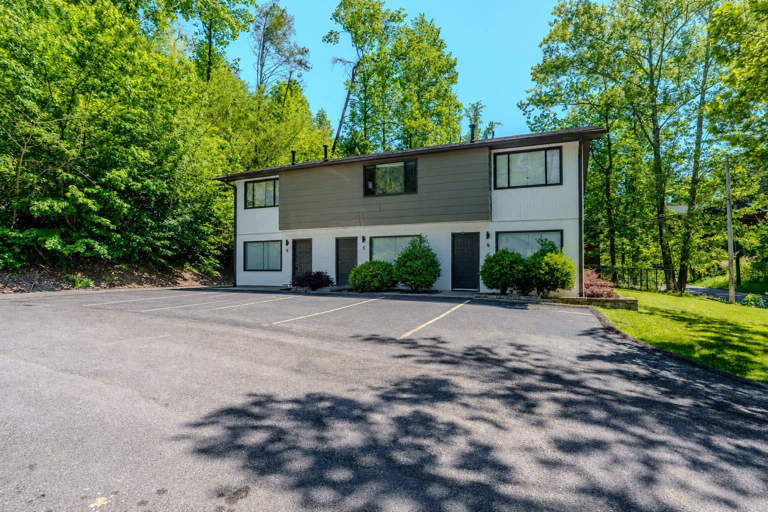 445 Dudley Creek Rd, Gatlinburg, TN for sale Primary Photo- Image 1 of 44