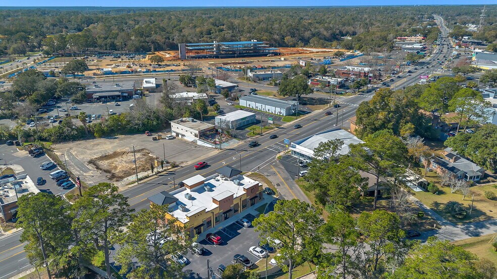 1875 N Monroe St, Tallahassee, FL à vendre - Photo du bâtiment - Image 1 de 10