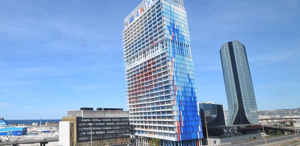 Office in Marseille for lease - Building Photo - Image 2 of 8