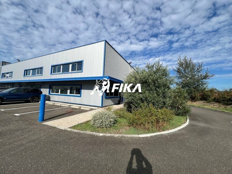 Flex dans Saint-Jean-d'Illac à louer - Photo du bâtiment - Image 2 de 8