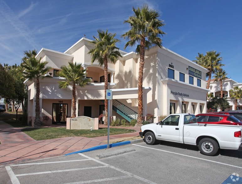 8683 W Sahara Ave, Las Vegas, NV à louer - Photo du bâtiment - Image 2 de 20
