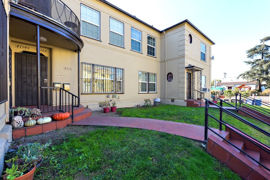 1186 N New Hampshire Ave, Los Angeles, CA à vendre - Photo du bâtiment - Image 3 de 16